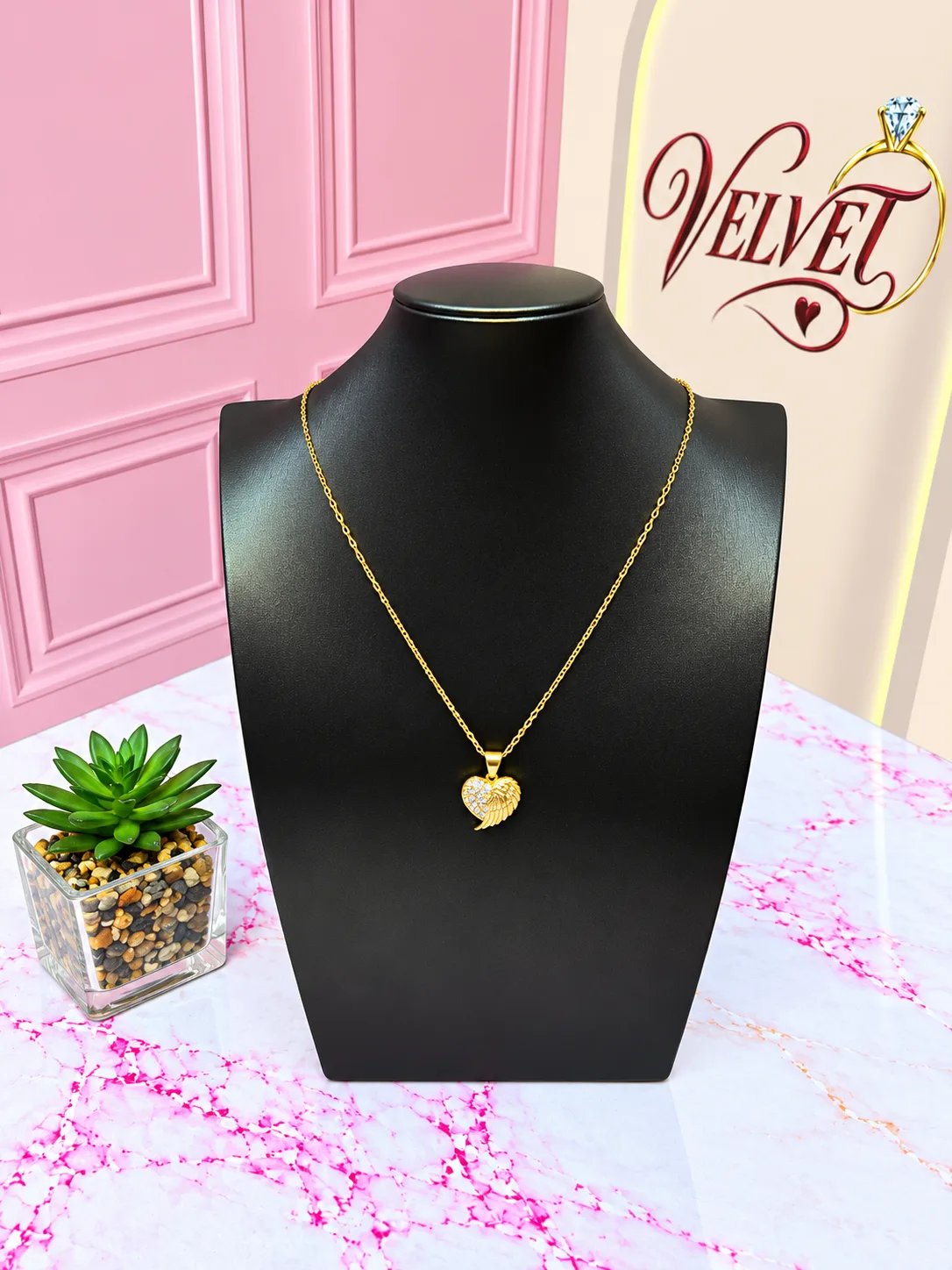 Collar Corazón con Ala